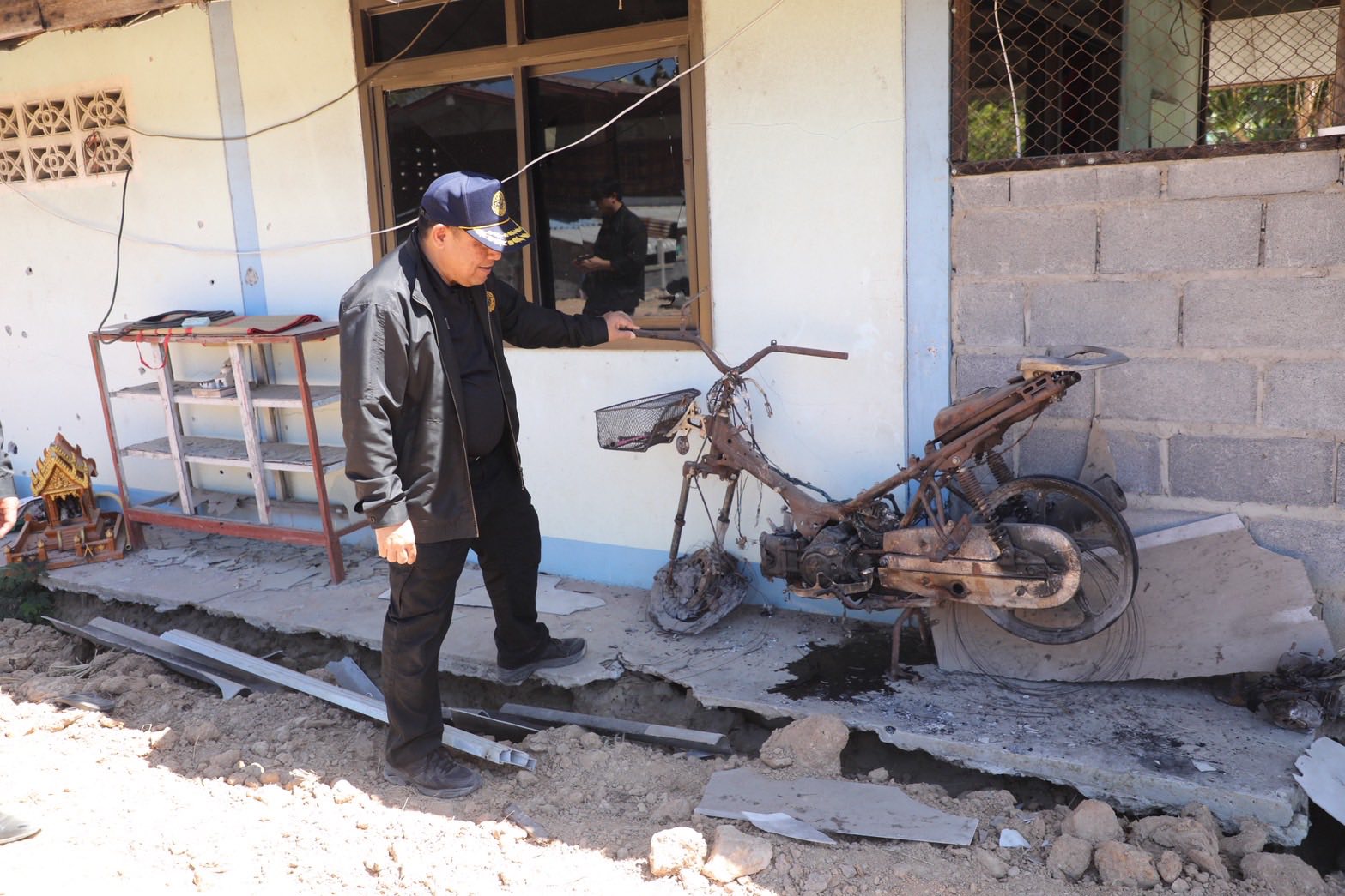 title - “ส.ป.ก. ไม่ทิ้งใครไว้ข้างหลัง” เลขาฯ สั่งลุย ศูนย์เคลื่อนที่ เร่งช่วยเกษตรกรในเขตปฏิรูปที่ดินในพื้นที่เสี่ยงภัย